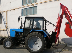 Экскаватор-бульдозер ЭО2621 на базе трактора мтз